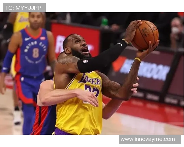 湖人对阵活塞的精彩对决分析及赛后精彩瞬间回顾