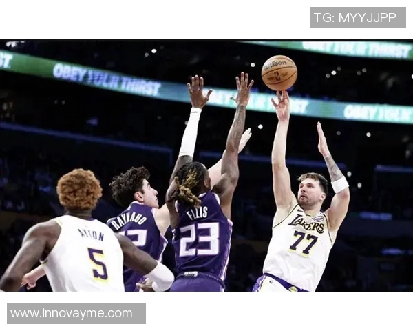 湖人对阵国王精彩回顾视频分析与比赛亮点总结